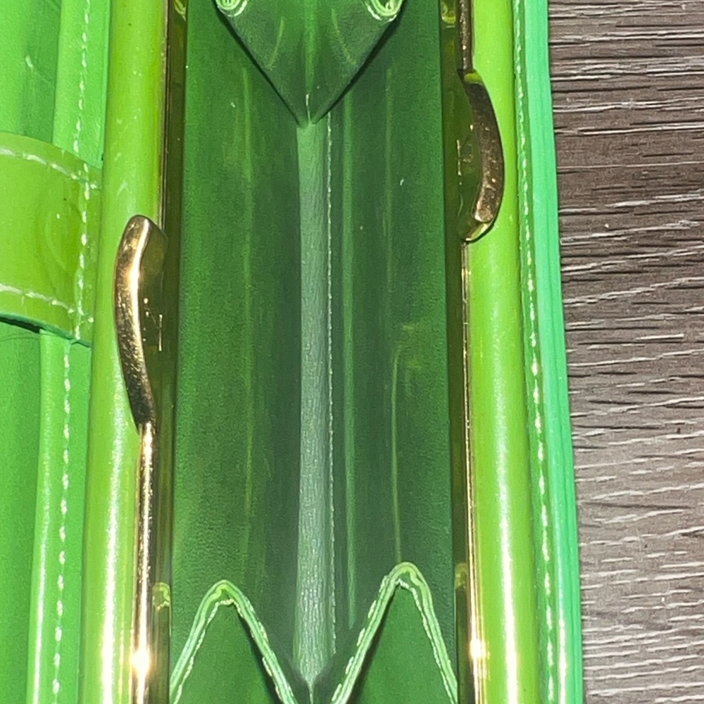 Louis Vuitton Monogram Green Vernis Kisslock Wallet - Picture 11 of 16